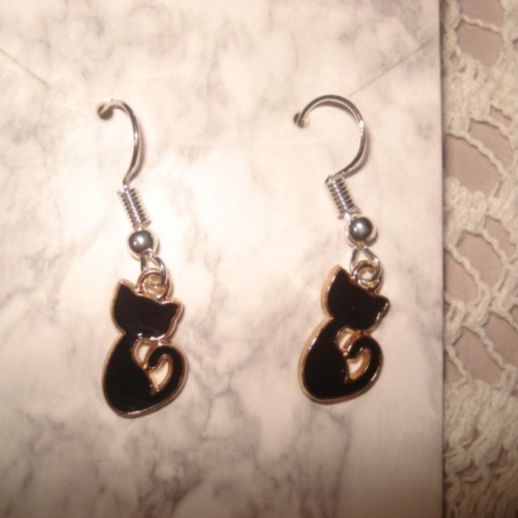 3 Kitty related dangling earrings (3 photos) - Picture 1 of 3